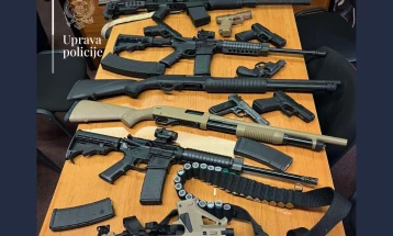 Kod jedne osobe u Beranama pronađeno 12 komada vatrenog oružja