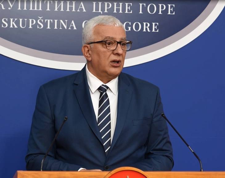 Mandić: Božić treba da podsjeća na važnost zajedništva