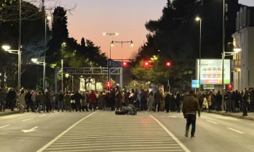 Završena blokada mosta iznad Karvera, građani protestovali u još nekoliko gradova