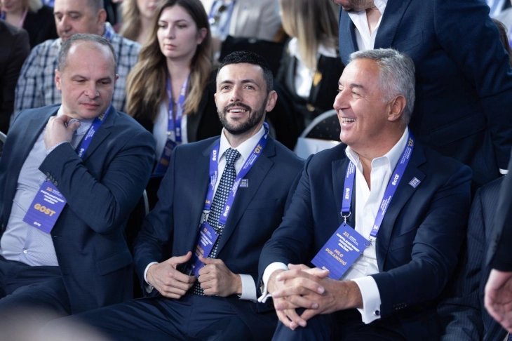 Đukanović počasni predsjednik DPS-a