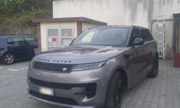 Na graničnim prelazima oduzeta četiri skupocjena vozila