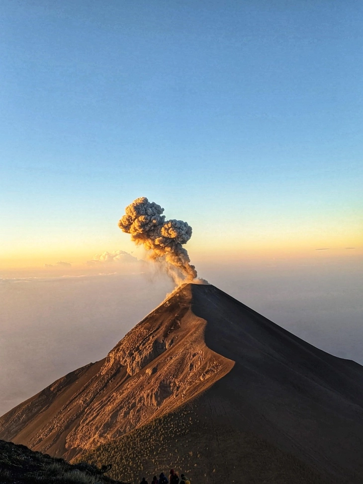 Eruptirao vulkan Šinmoe u Japanu
