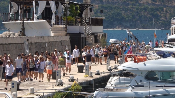 88,000 tourists currently in Montenegro