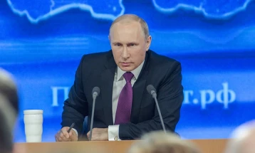 Putin: Zapadne zemlje pokušavaju da izvedu obojenu revoluciju u Srbiji