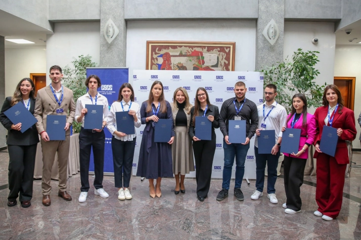 CBCG signs scholarship agreements signed with second generation of students 