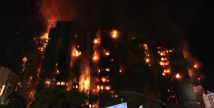 Najmanje 36 stradalih u požaru u Hongkongu, za 279 se traga (ažurirano)