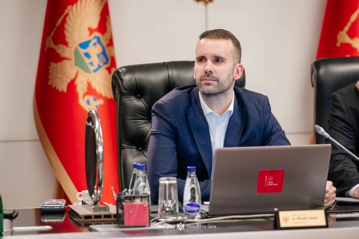 Spajić čestitao Badnji dan i Božić po gregorijanskom kalendaru