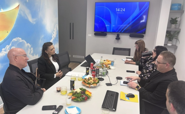 Cooperation opportunities explored in tourism and air transport