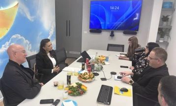 Cooperation opportunities explored in tourism and air transport