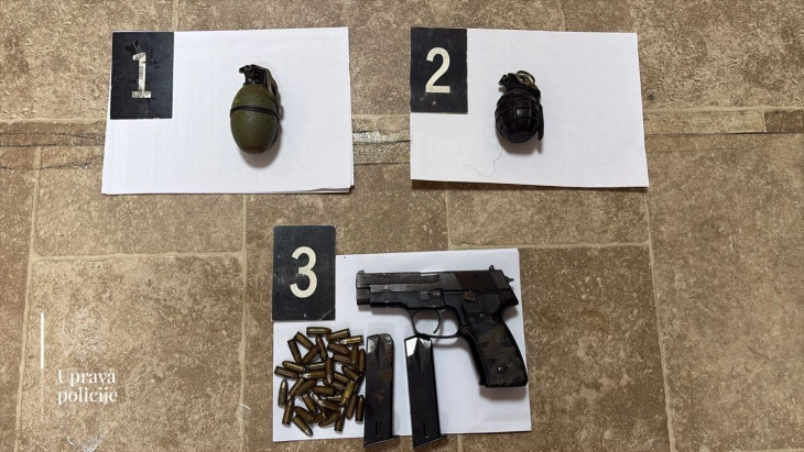Uhapšena Ulcinjanka kod koje su pronađene bombe i pištolj