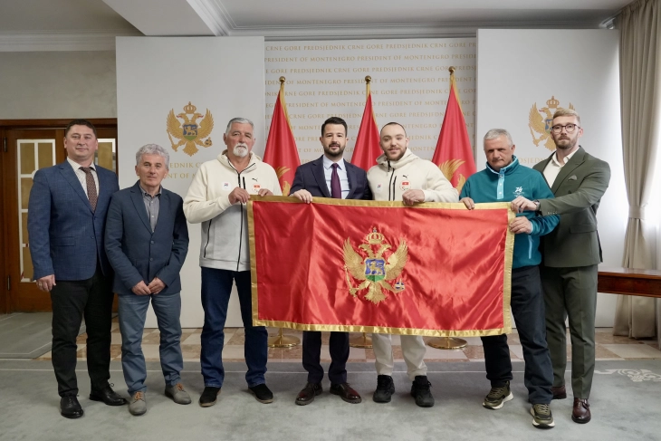 Milatović uručio zastavu parasnouborderu Andreju Šibaliću