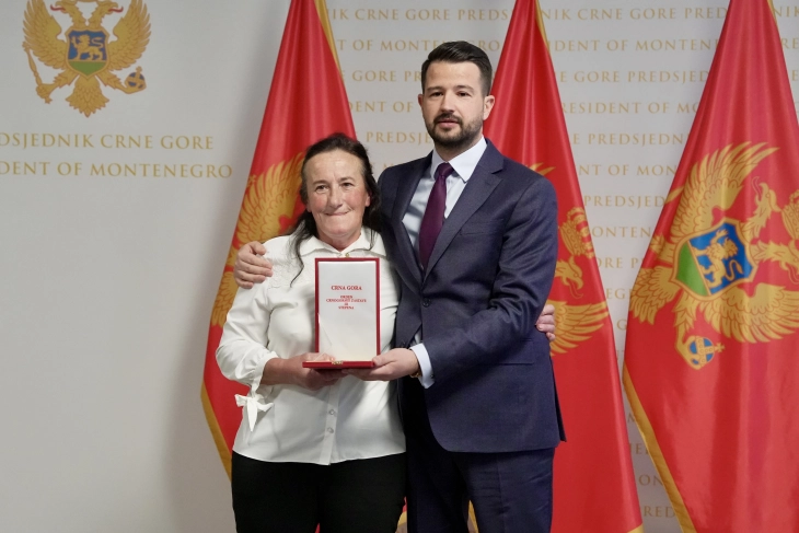 Milatovic decorates Mileva Gara Jovanovic for exceptional contribution to preserving Sinjajevina