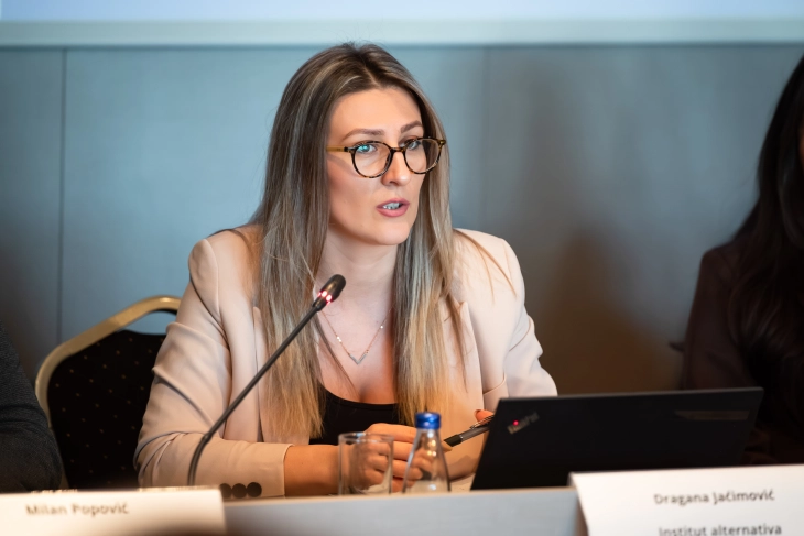 IA: Stronger control of public procurement needed