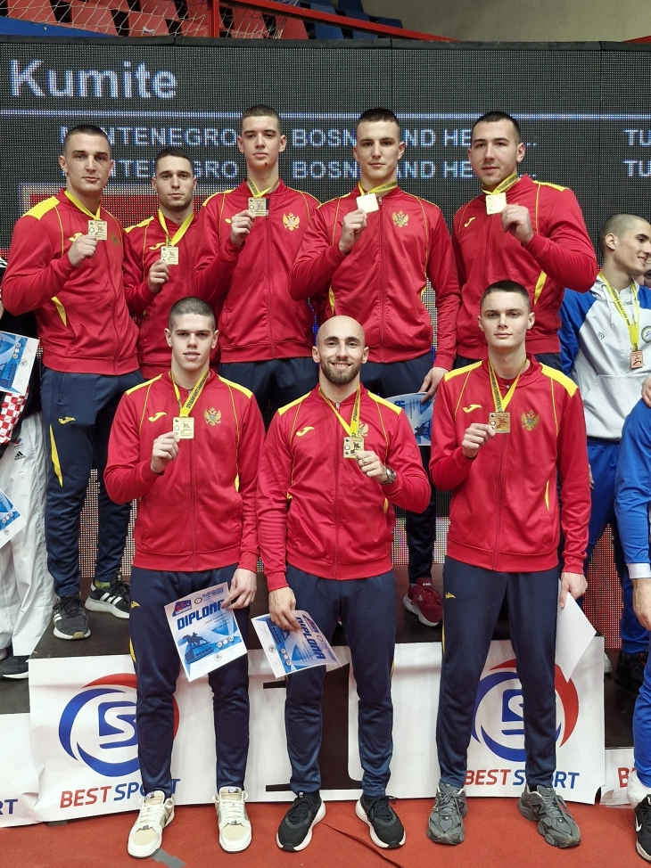 Zlatne medalje za muški kata tim i ekipu u borbama