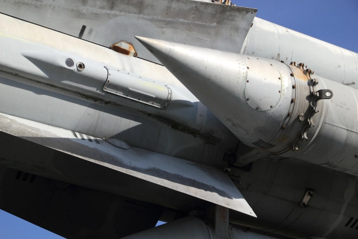 Balistička raketa i šest dronova pogodili UAE