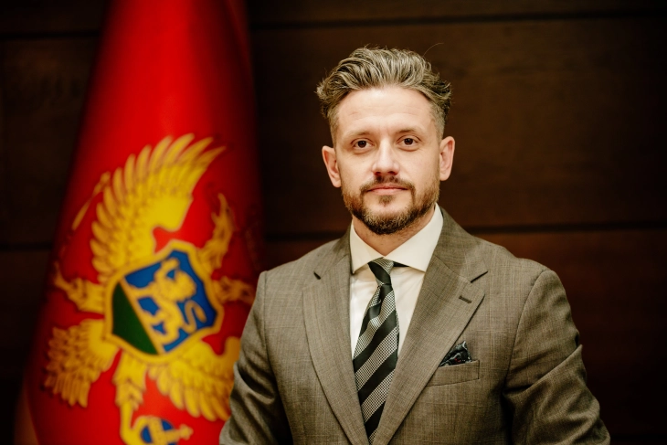 Radovanić: Dok zemlje regiona smanjuju cijene goriva naša Vlada ćuti