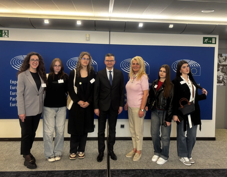Šarec se sastao sa crnogorskim učenicima koji su učestvovali u takmičenju Brain Health School Challenge