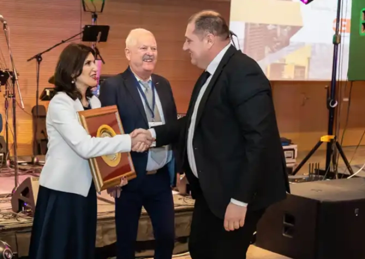 Cadjenovic receives international “Creators of the Century” award