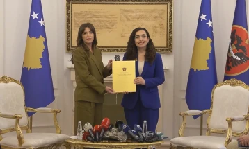 Osmani predala dužnost predsjednici kosovskog parlamenta