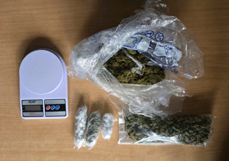 Uhapšen Nikšićanin kod kojeg je pronađeno skoro 800 grama marihuane