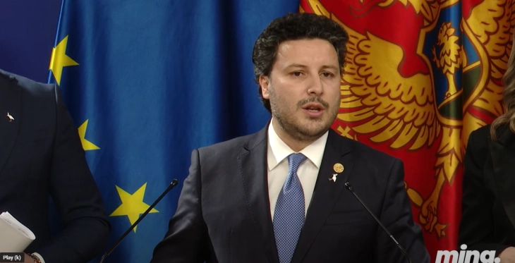 Abazovic to launch parliamentary inquiry at request of Sveti Stefan local community 
