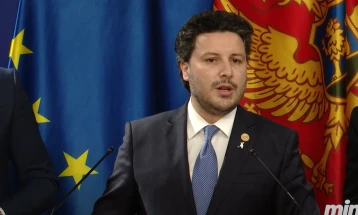Abazovic to launch parliamentary inquiry at request of Sveti Stefan local community 