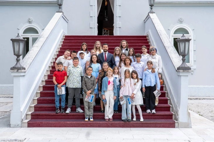 Milatović na Cetinju ugostio korisnike Dječjeg doma Mladost i osnovce iz Herceg Novog