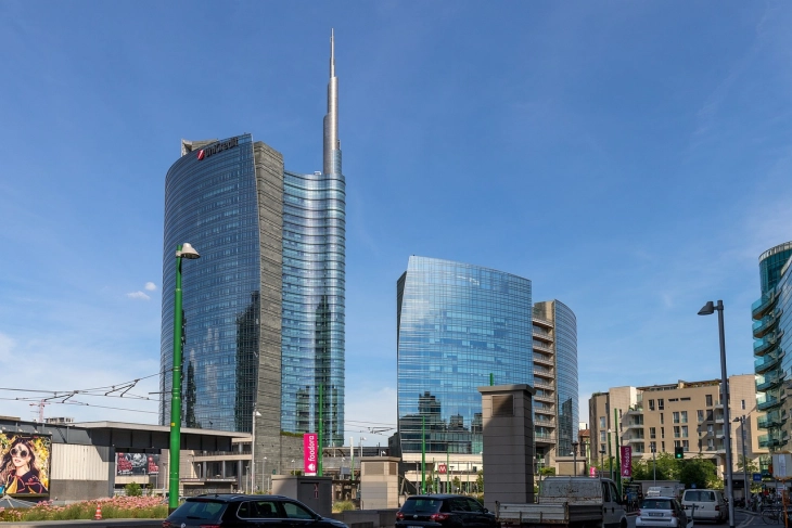 Fitch podigao rejting UniCreditu