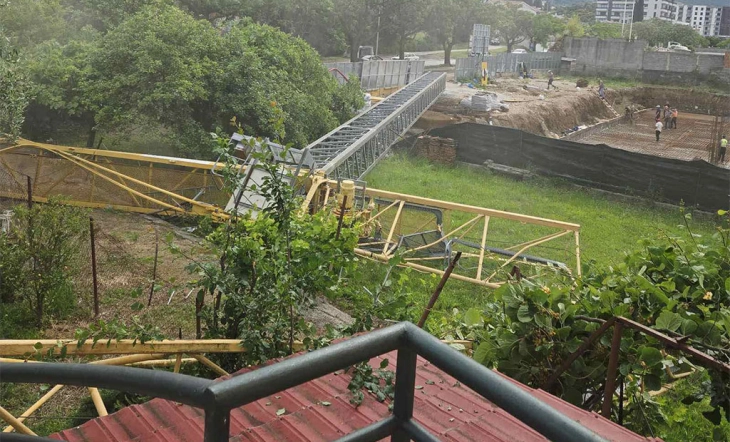 Dizalica pala na kuću i poslovni objekat u Baru, nema povrijeđenih