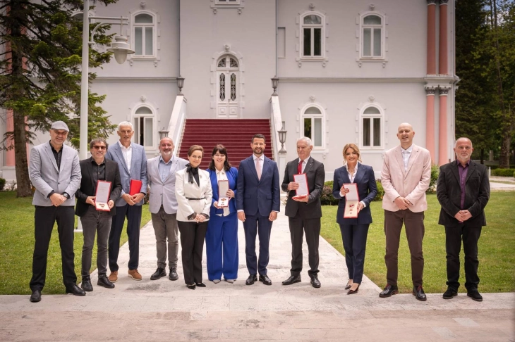 Milatović na Cetinju uručio državna odlikovanja povodom 20 godina od obnove nezavisnosti