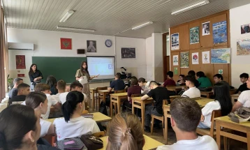CEES: Financial literacy should become an integral part of youth education