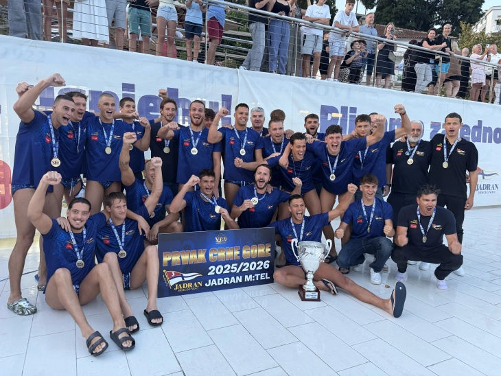 Jadranu šampionski trofej