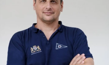 Lompar na klupi Primorca
