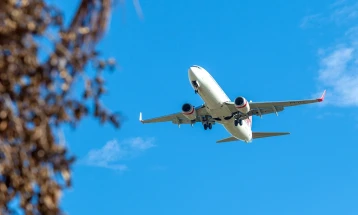 Godišnji profit avio-kompanija zbog skupog goriva prepolovljen