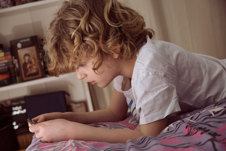 UNICEF: Ulagati u  medijsku, digitalnu i AI pismen