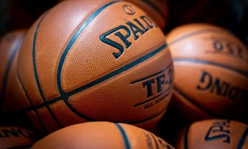 Obezbijeđena sportska oprema za četiri osnovne škole