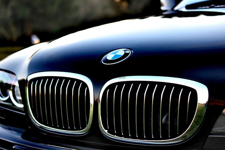 Dionice BMW-a potonule na najniži nivo u pet godina