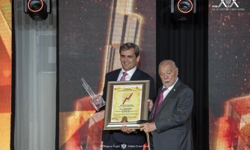 Ibrahimoviću u Sarajevu uručeno priznanje Evropski ministar godine
