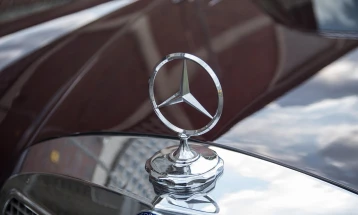 Mercedes pooštrava štednju