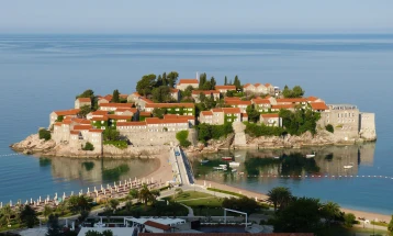 Sveti Stefan se otvara u srijedu