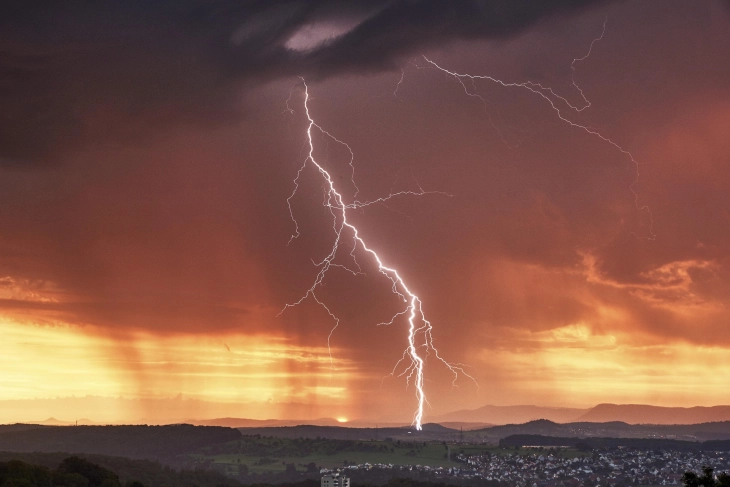 Snažno nevrijeme pogodilo Francusku, poginule dvije osobe