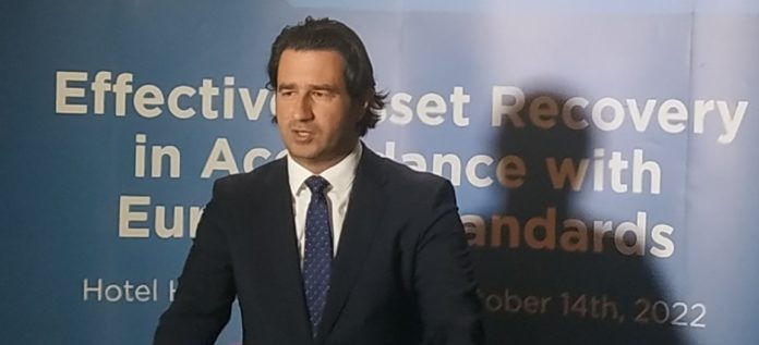 Konferencija, nezakonito stečena imovina