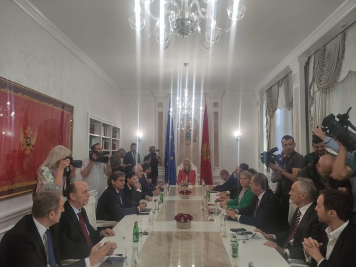 sastanak u cilju prevazilaženja krize u Crnoj Gori