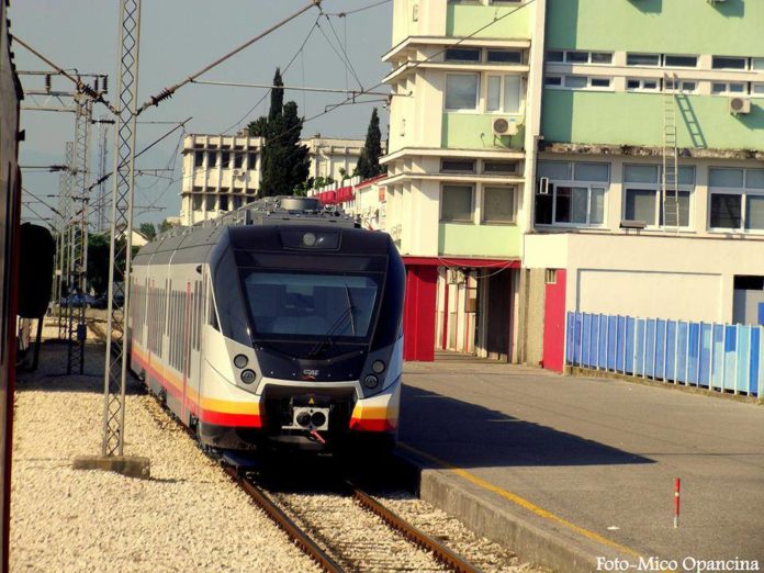 voz željeznički prevoz Crne Gore