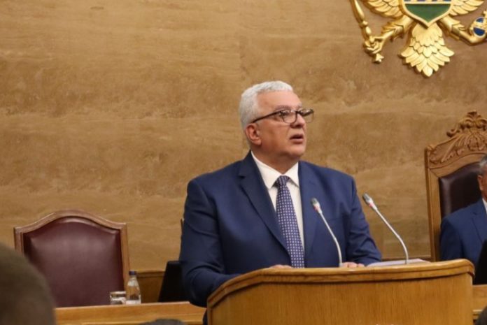 Predsjednik Skupštine Andrija Mandić, akt, državna izborna komisija, ostavke, premijer, poslanici