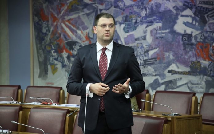 Mihailo Anđušić, DPS, Predloga zakona o biračkom spisku, povlačenje, Skupština
