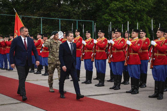 Krapovic, Becic, posjeta kasarni VCG u Pljevljima