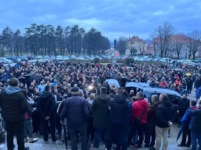 niksic, protest, ljubisa mrdak, presuda, posta, pljacka