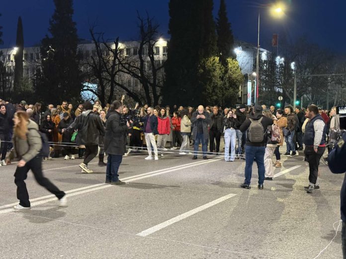 protest, blokada mosta, podgorica, tragedija na cetinju, kamo sjutra